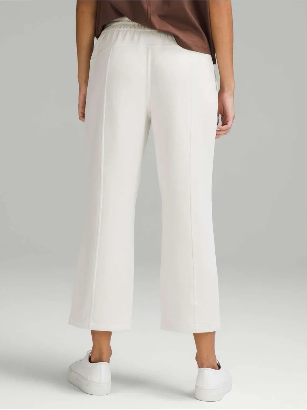Lululemon Softstreme High-Rise Cropped Pant in Bone- Size 4